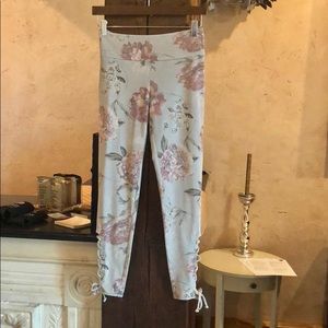 Chaser Vintage Floral Leggings